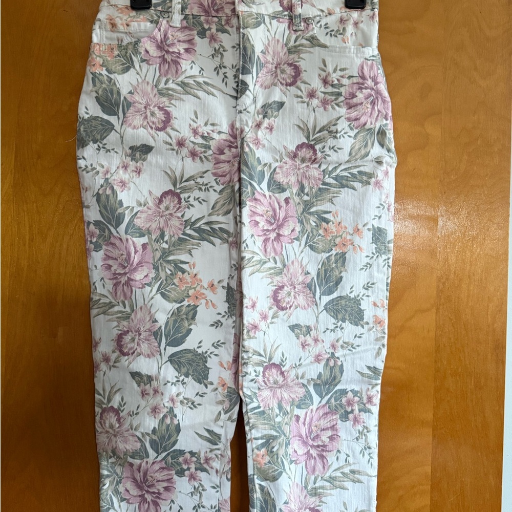 Two pair size 4 petite Capri pants. One floral denim material one green. - Picture 4 of 6